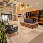 Days Inn & Suites By Wyndham Fort Myers Near Jetblue Park