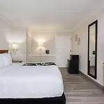 Baymont By Wyndham Fort Myers Central