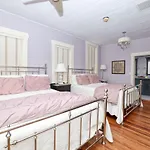 The Hibiscus House Of Fort Myers