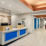 Holiday Inn Express & Suites Ft Myers East- The Forum