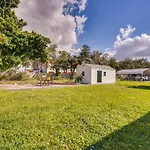 Sunny Fort Myers Home With Screened-In Porch And Grill