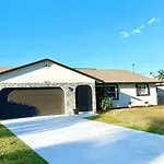 Waterfront Gulf Gateway: Pool/Dock/Grill/Gameroom