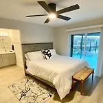 Waterfront Gulf Gateway: Pool/Dock/Grill/Gameroom