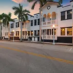 Chic & Cozy River District Townhouse