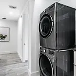 Chic & Cozy River District Townhouse