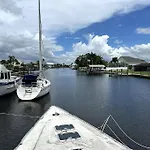 Cozy 2 Bedroom Waterfront Home With Heated Pool