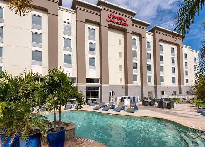 Hampton Inn & Suites Fort Myers-Colonial Boulevard