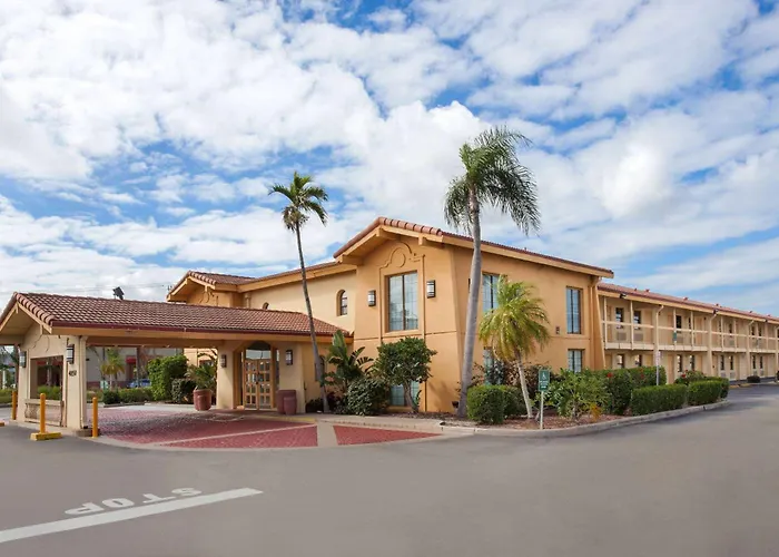 Baymont By Wyndham Fort Myers Central