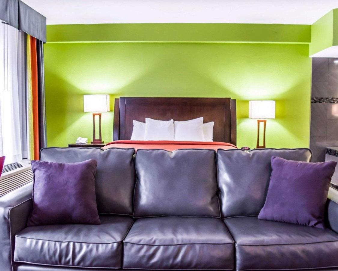 Quality Myers Airport I-75 Hotel