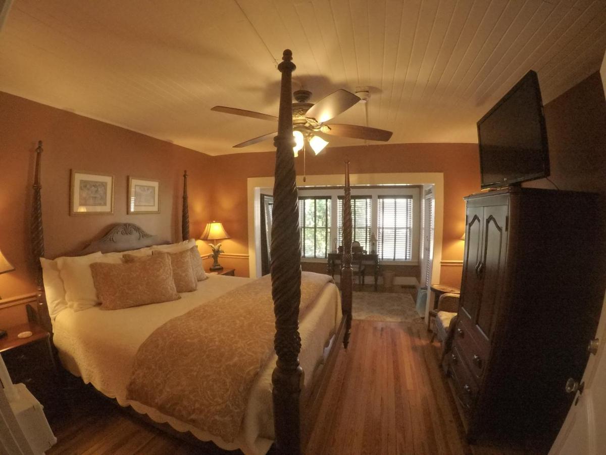 The Hibiscus House Of Myers Fort Myers