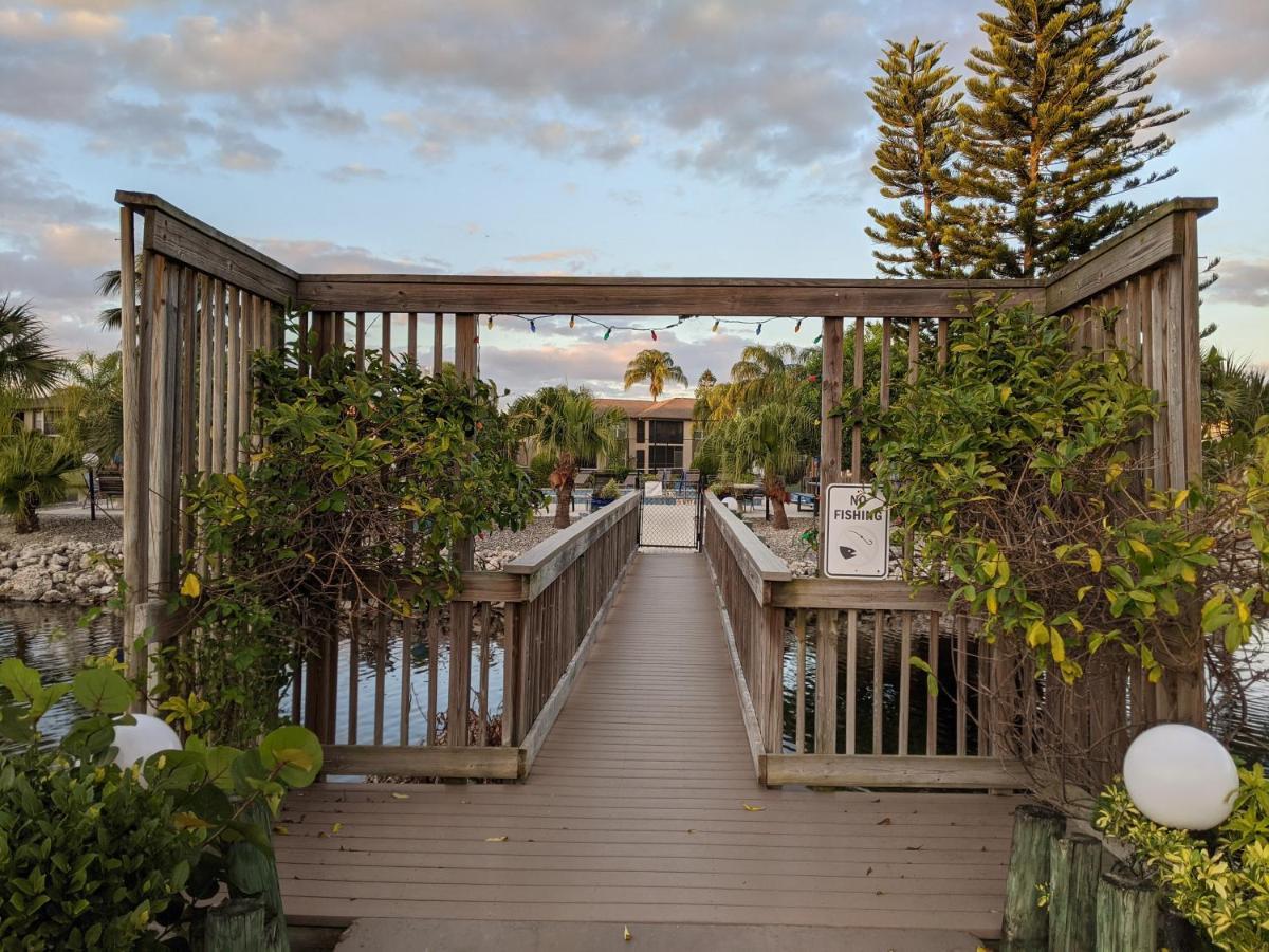 Apartment 1st Floor, Davis View Condo, Minutes To Sanibel *