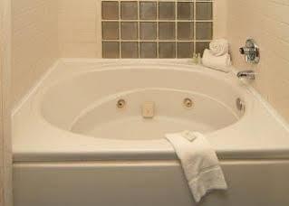 Quality Myers Airport I-75 Hotel 2*