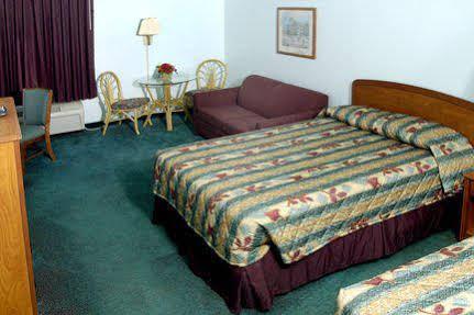 Days & By Wyndham Myers Near Jetblue Park 3*