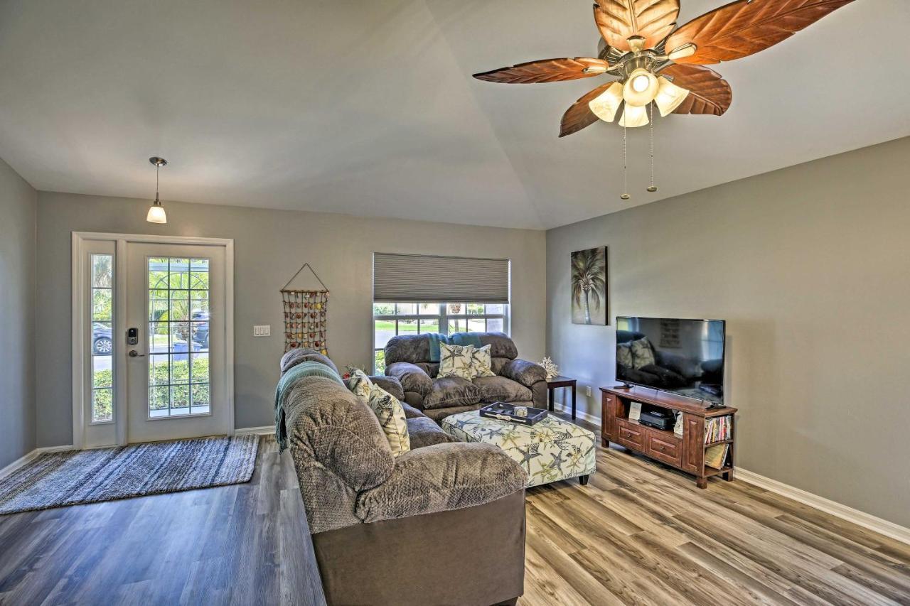 Modern Retreat With Pool, Hot Tub, And Patio! Holiday home *