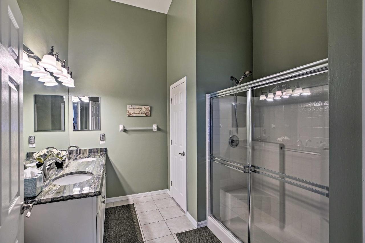 Holiday home Modern Retreat With Pool, Hot Tub, And Patio! Fort Myers