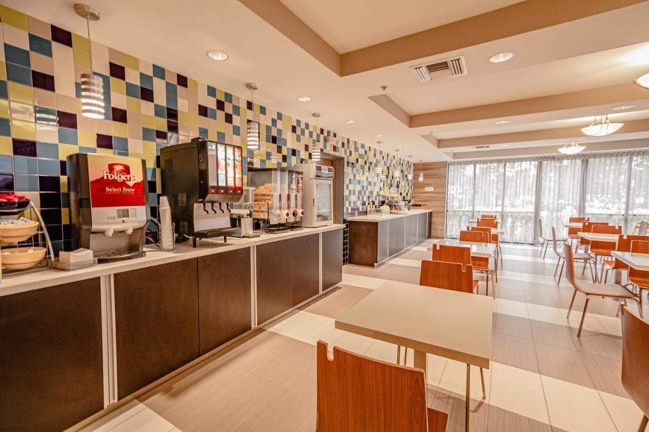 Days & By Wyndham Myers Near Jetblue Park Fort Myers