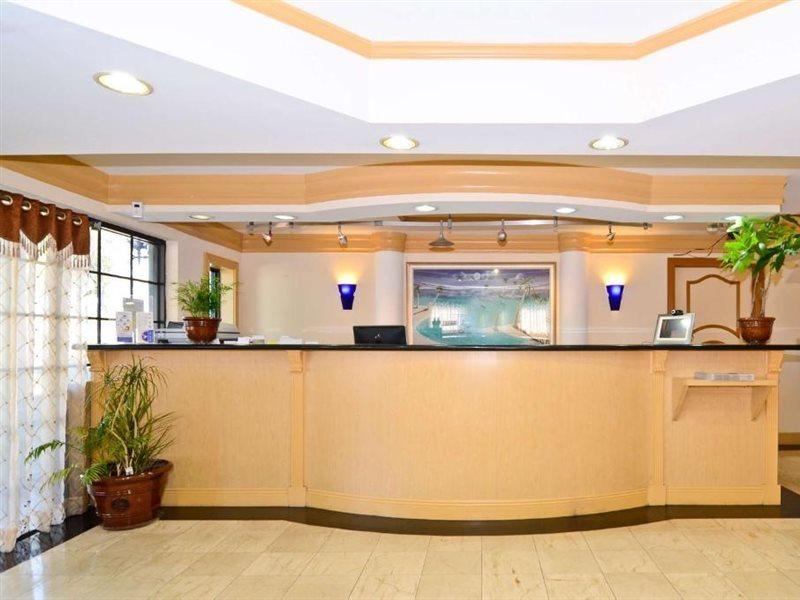 Americas Value Myers Hotel 3*