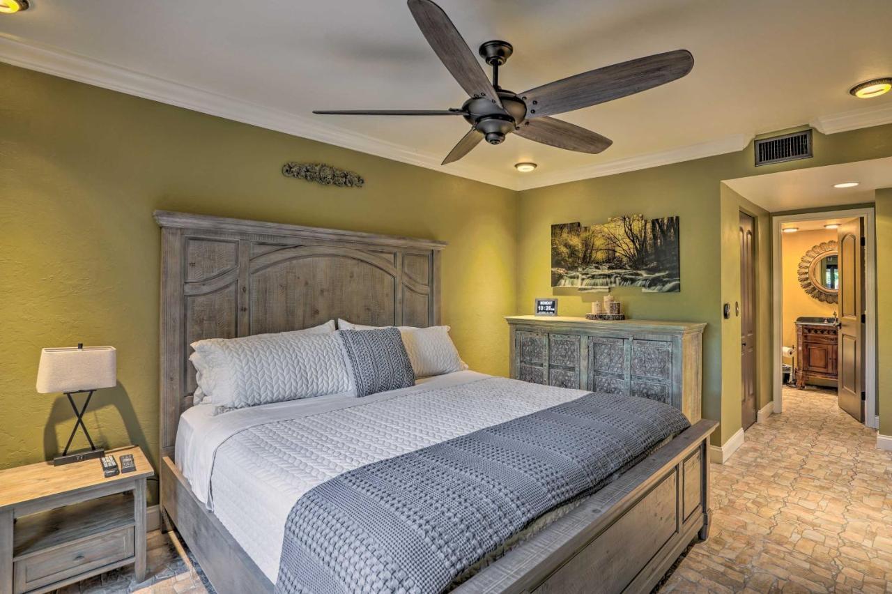 Chic Myers Escape With Community Perks! Holiday home