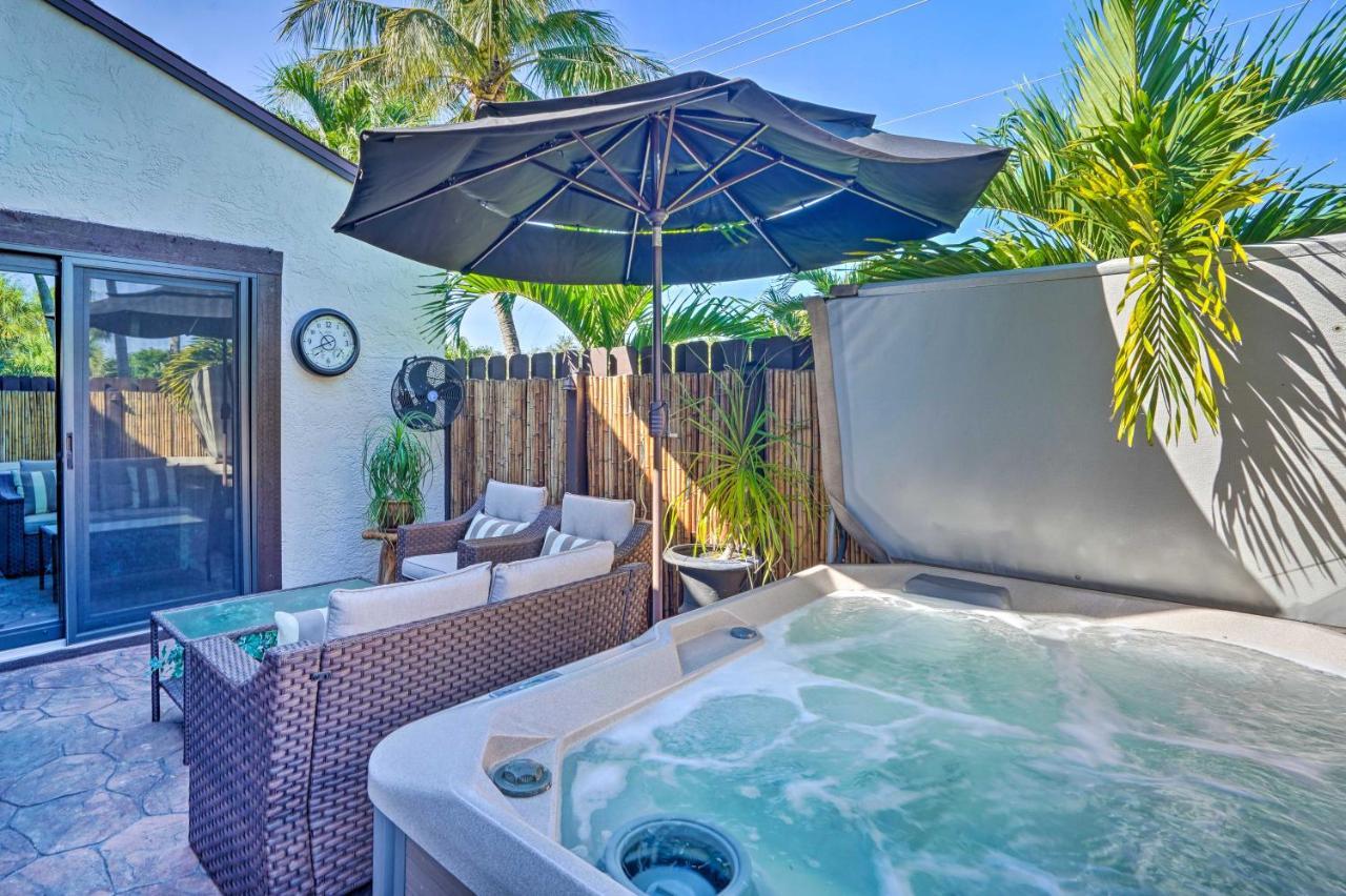 Chic Myers Escape With Community Perks! Holiday home Fort Myers