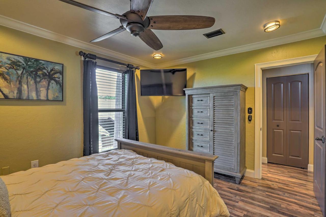 Holiday home Chic Myers Escape With Community Perks! Fort Myers