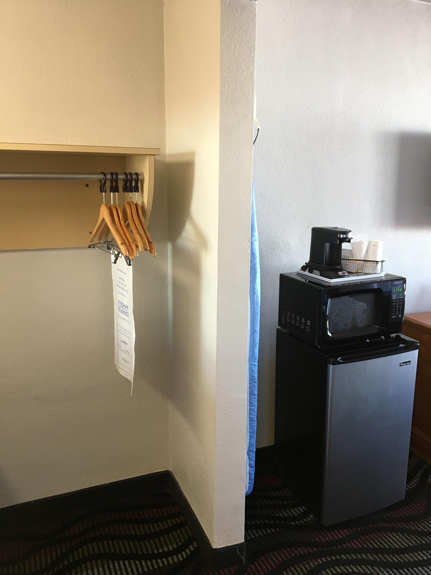 Days By Wyndham Myers Hotel Fort Myers
