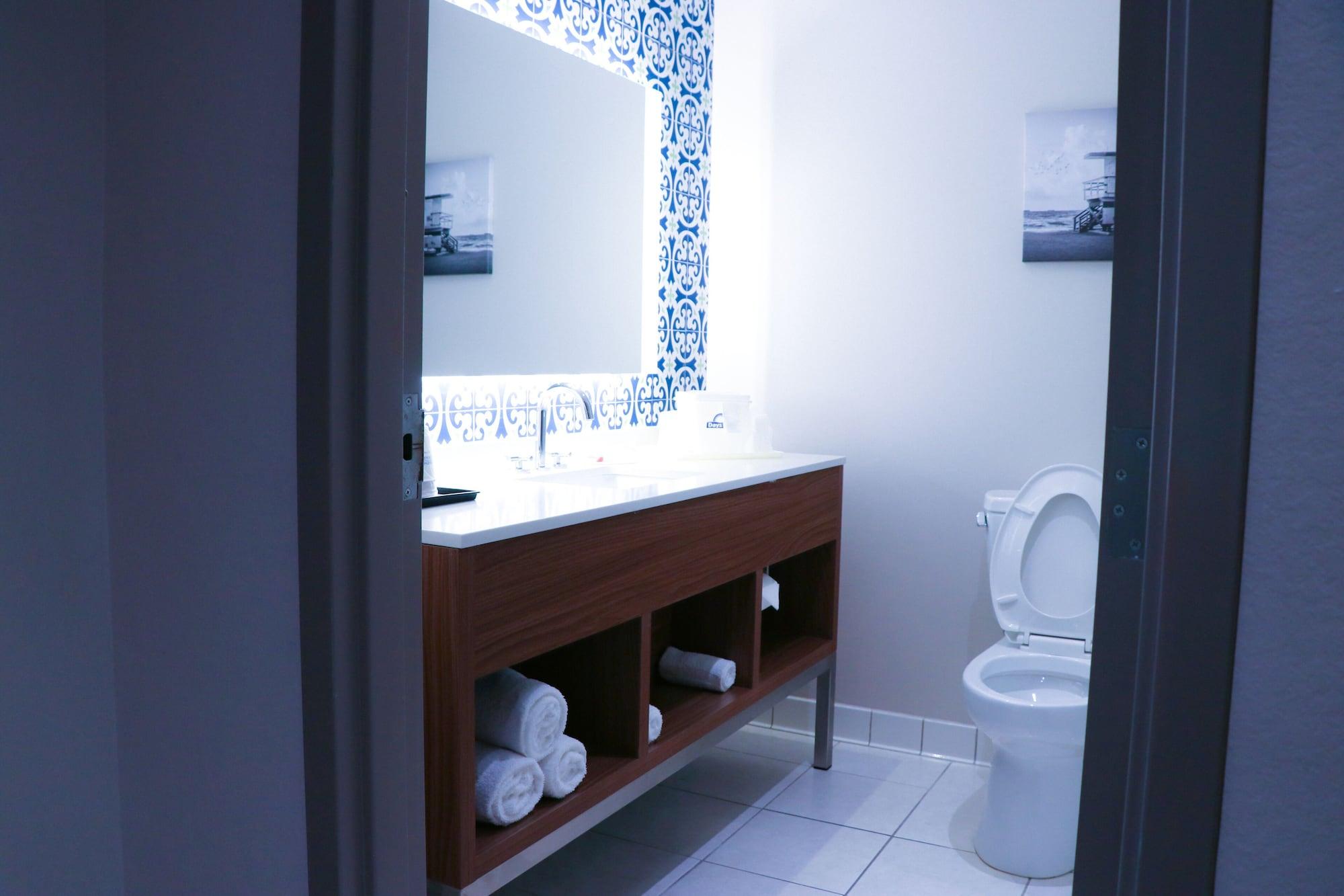 Hotel Days & By Wyndham Myers Near Jetblue Park 3*