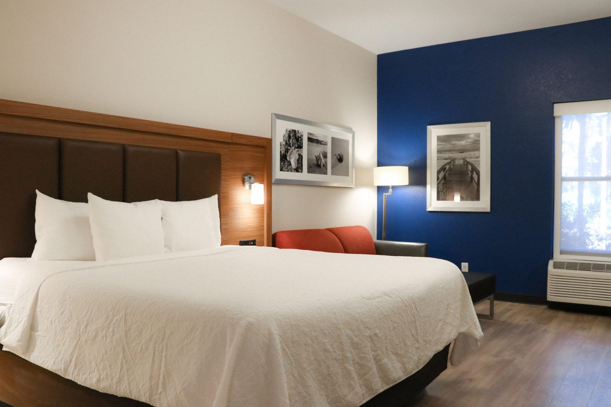 Hotel Days & By Wyndham Myers Near Jetblue Park