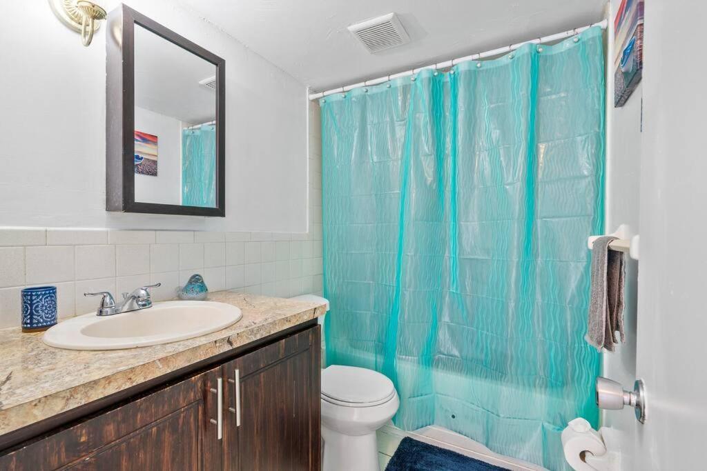 *the Blue Oasis* - 5 Min To Downtown *