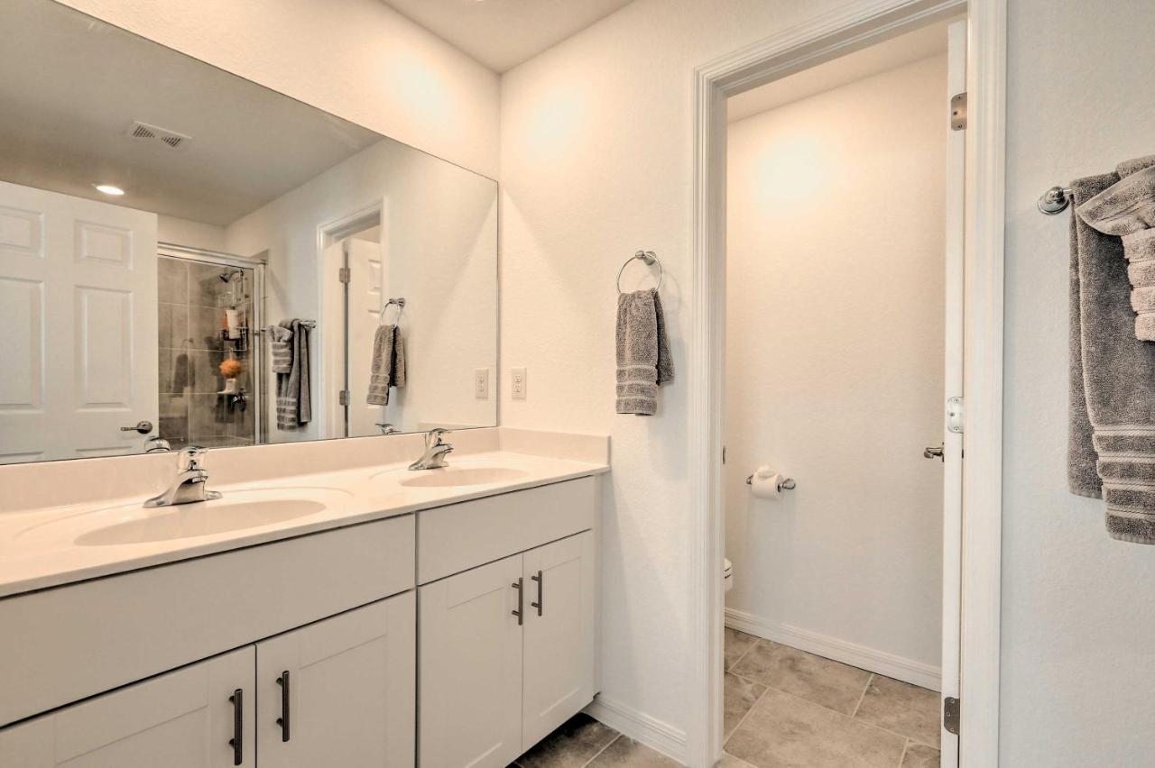 Holiday home Brand New Myers Townhome Community Pool