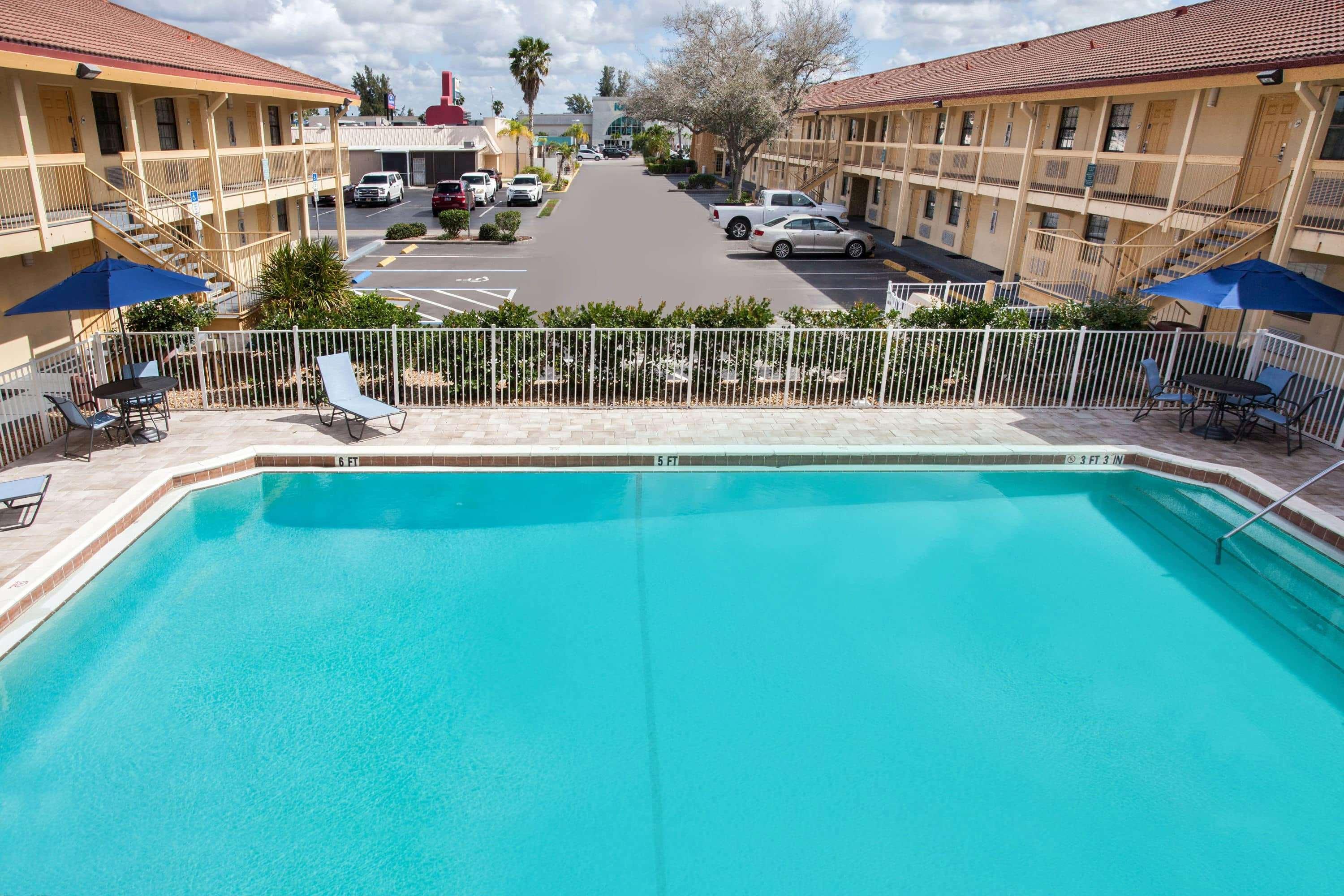 Hotel Baymont By Wyndham Myers