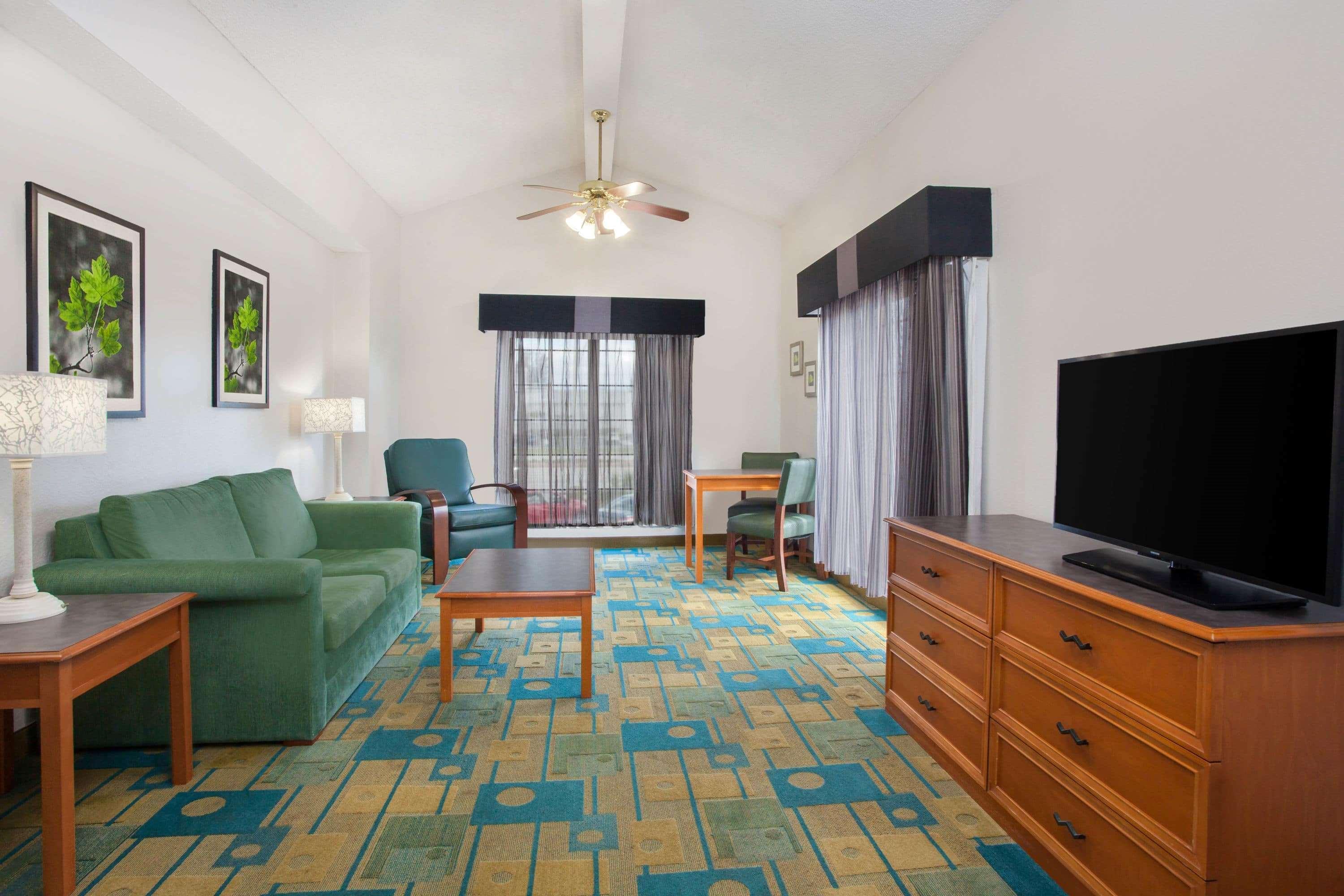 Baymont By Wyndham Myers Hotel