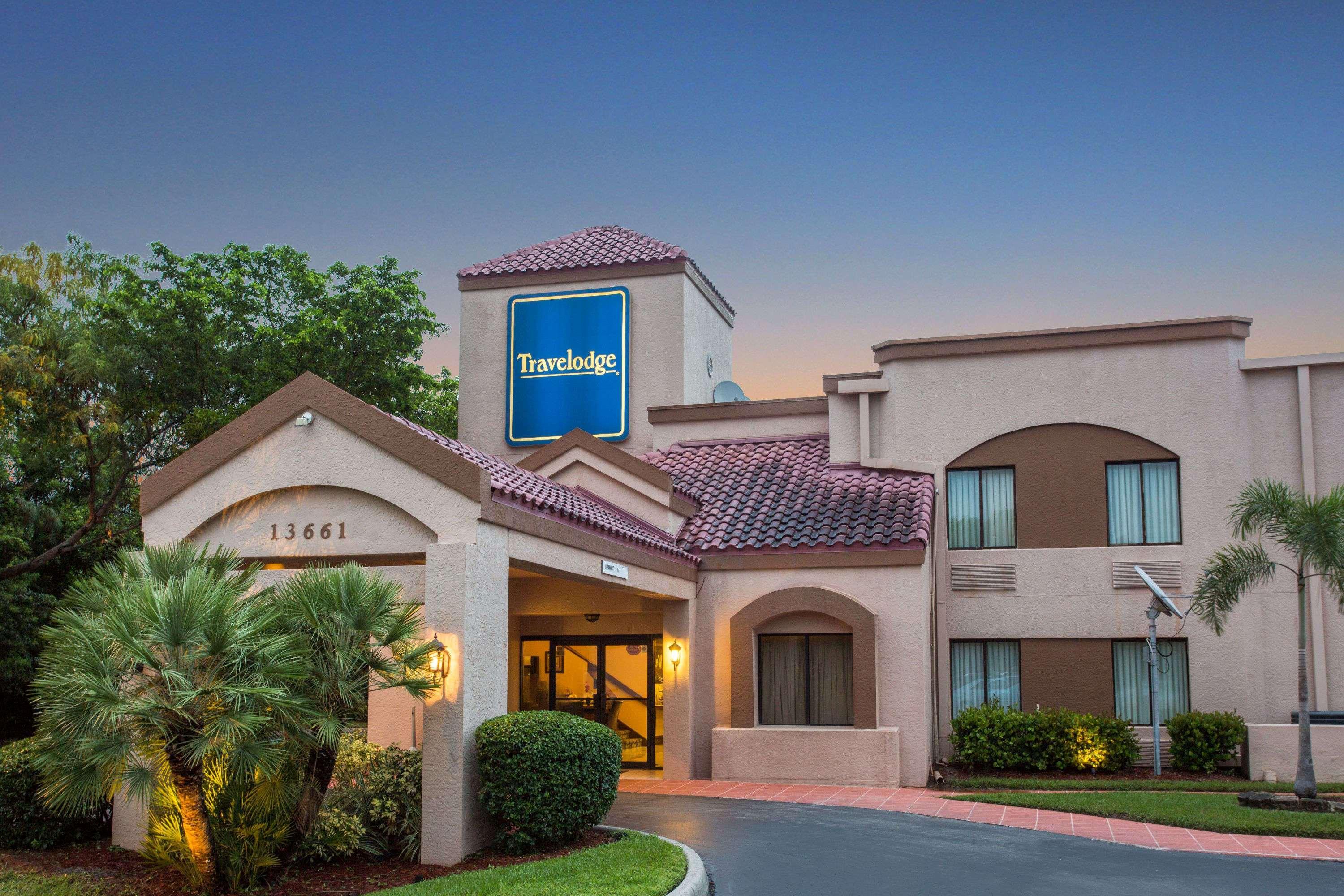 Hotel Travelodge By Wyndham Myers Airport 2*