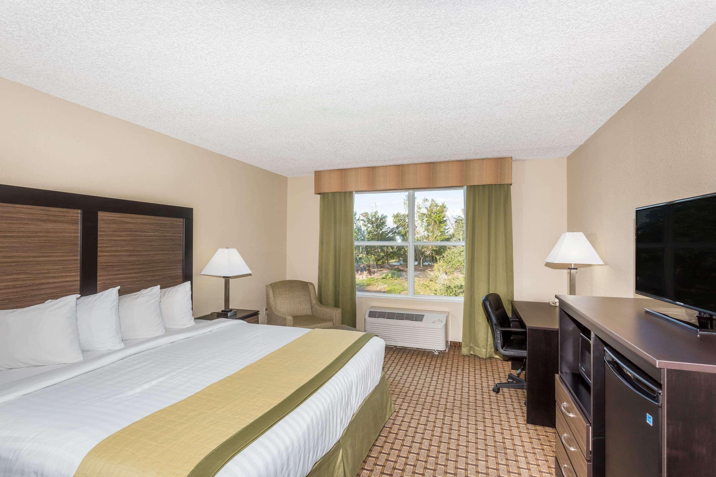 Baymont By Wyndham Myers Airport Hotel Fort Myers