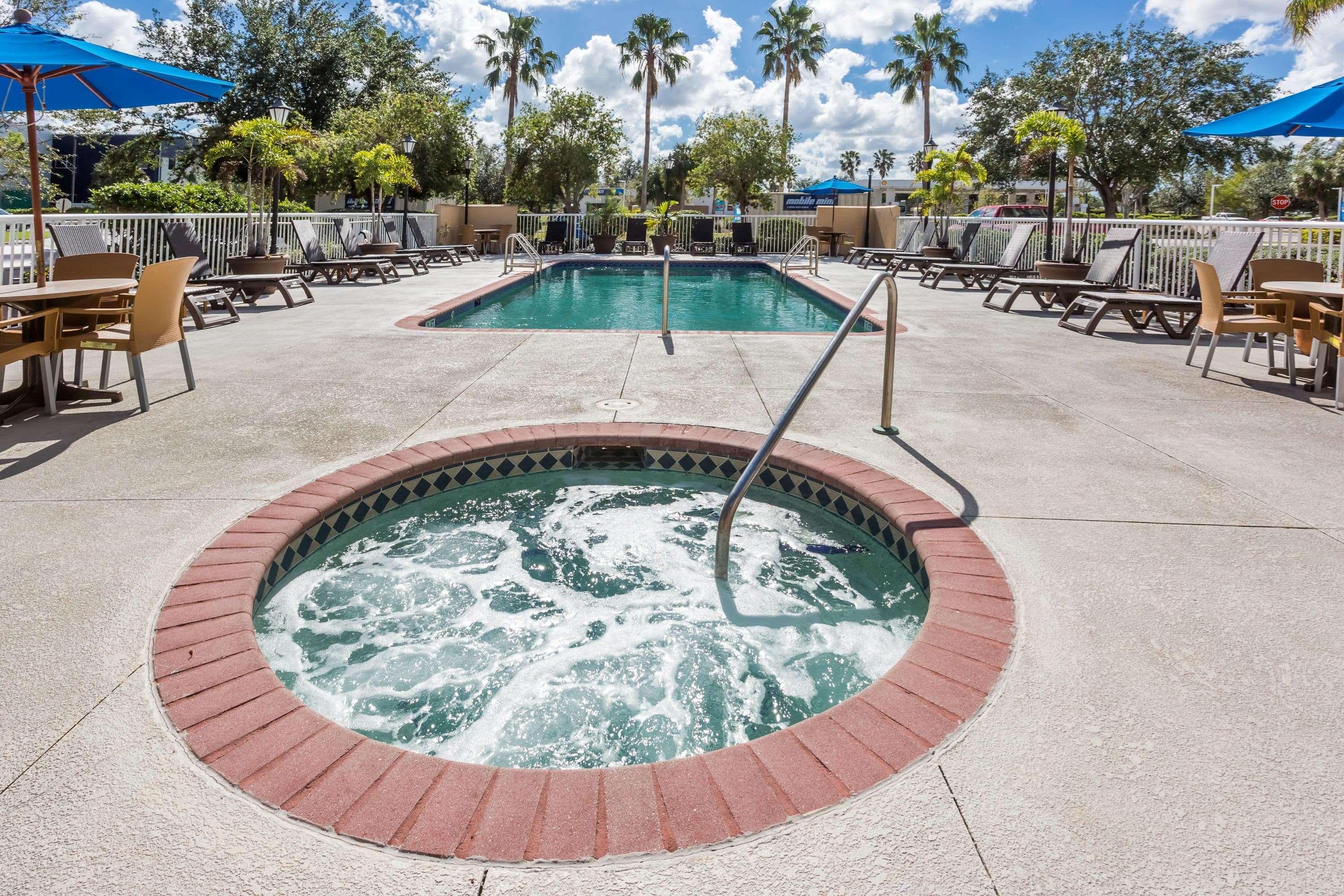 Baymont By Wyndham Myers Airport