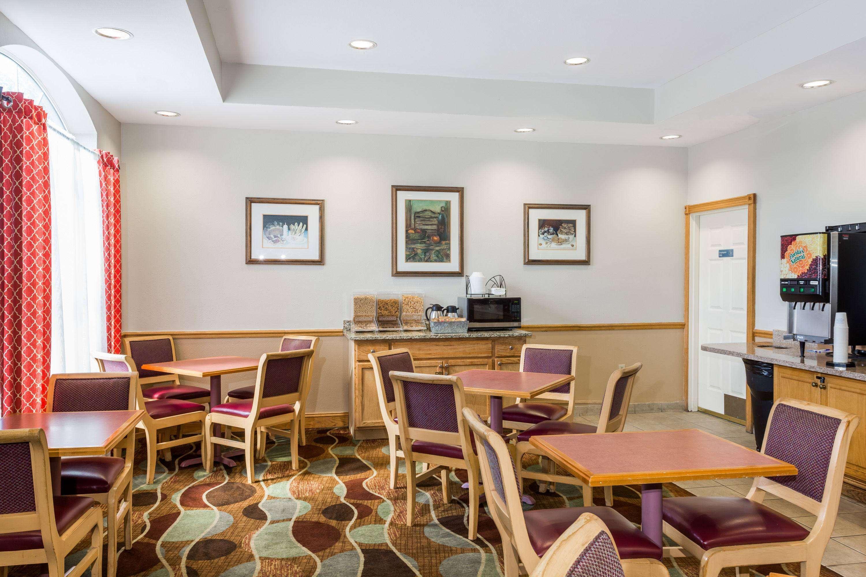 Baymont By Wyndham Myers Airport Hotel Fort Myers