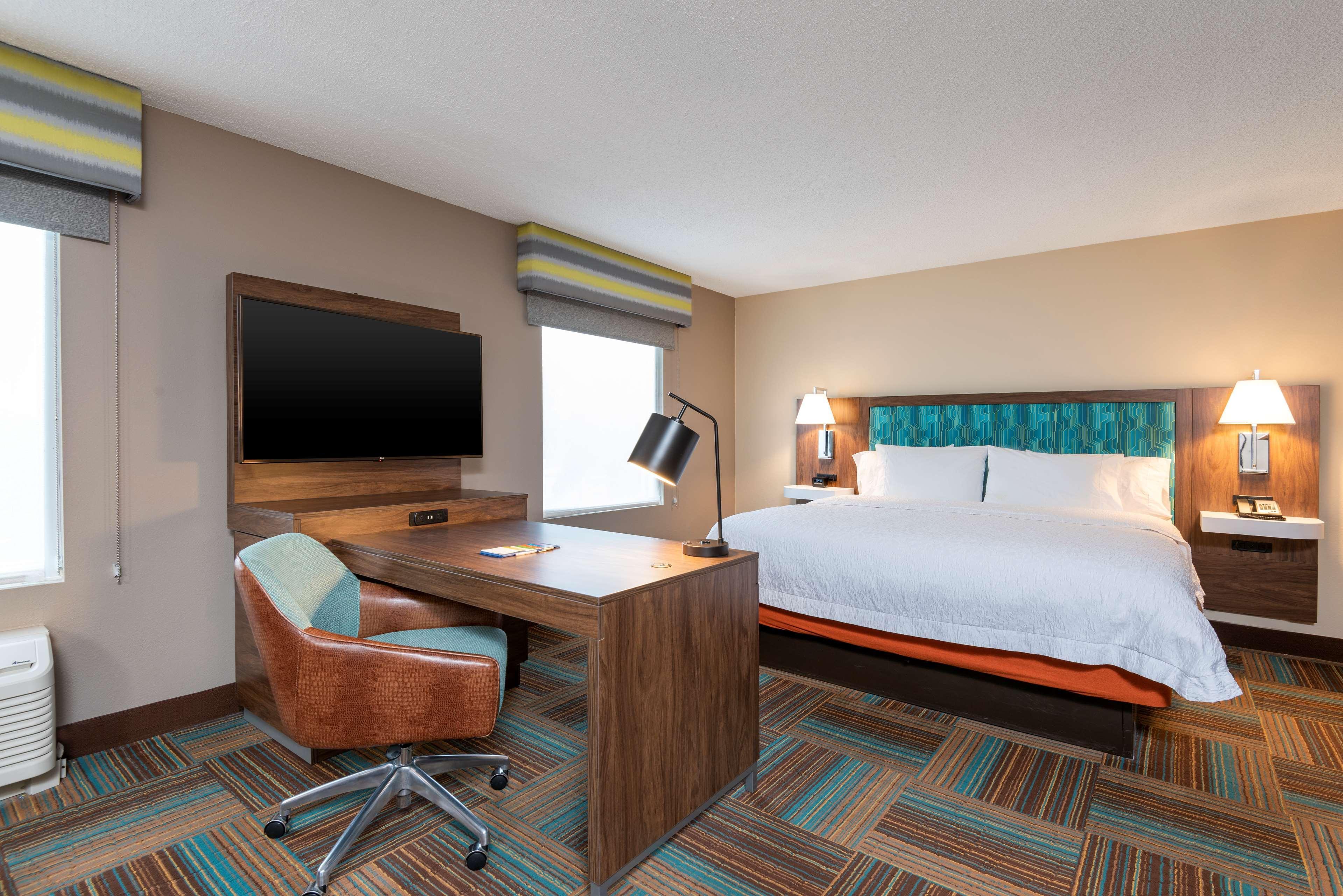 Hotel Hampton & Myers-colonial Boulevard 3*