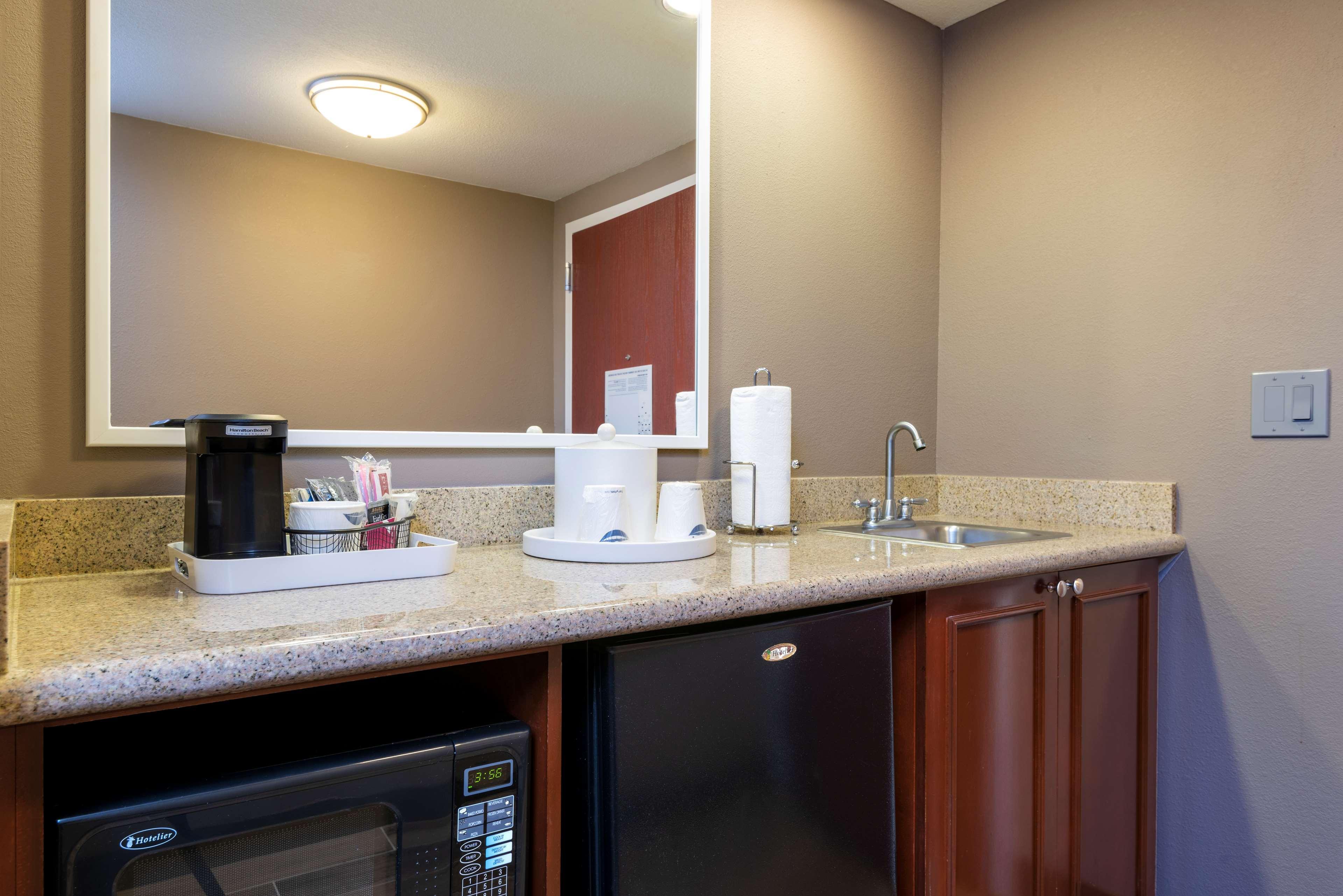 Hampton & Myers-colonial Boulevard Hotel 3*