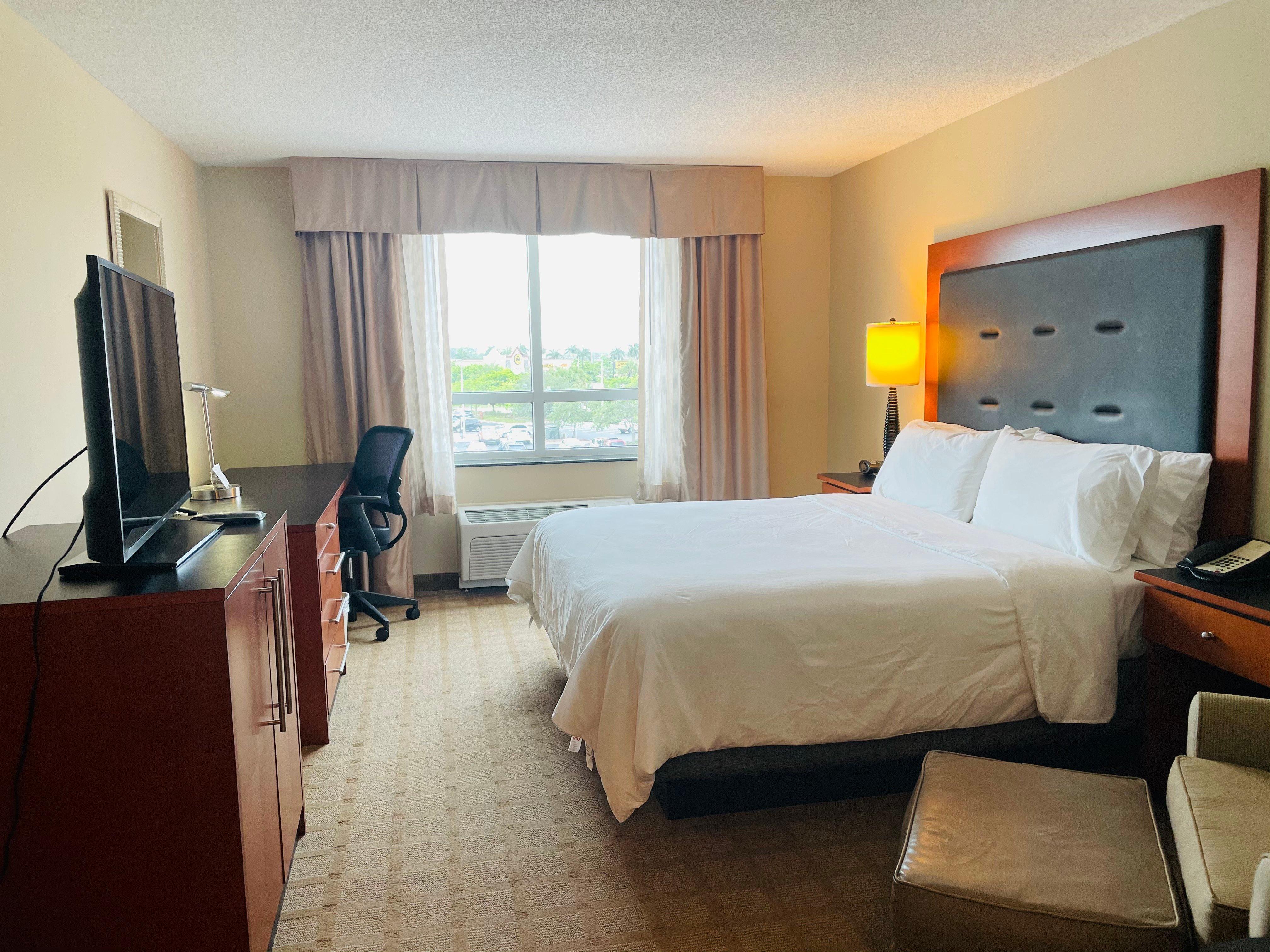 Crowne Plaza Ft Myers Gulf Coast By Ihg Hotel