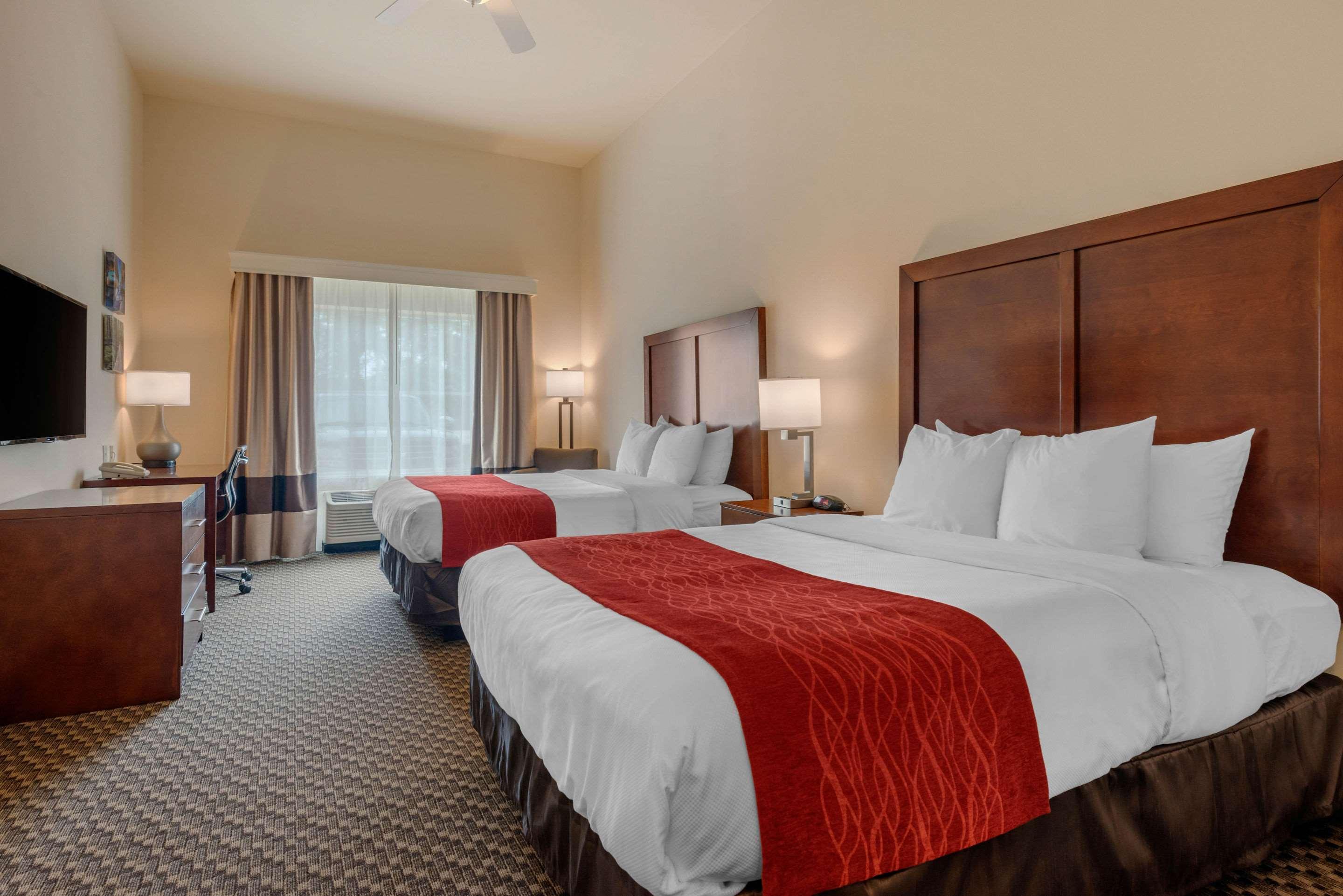 Comfort & Airport Hotel