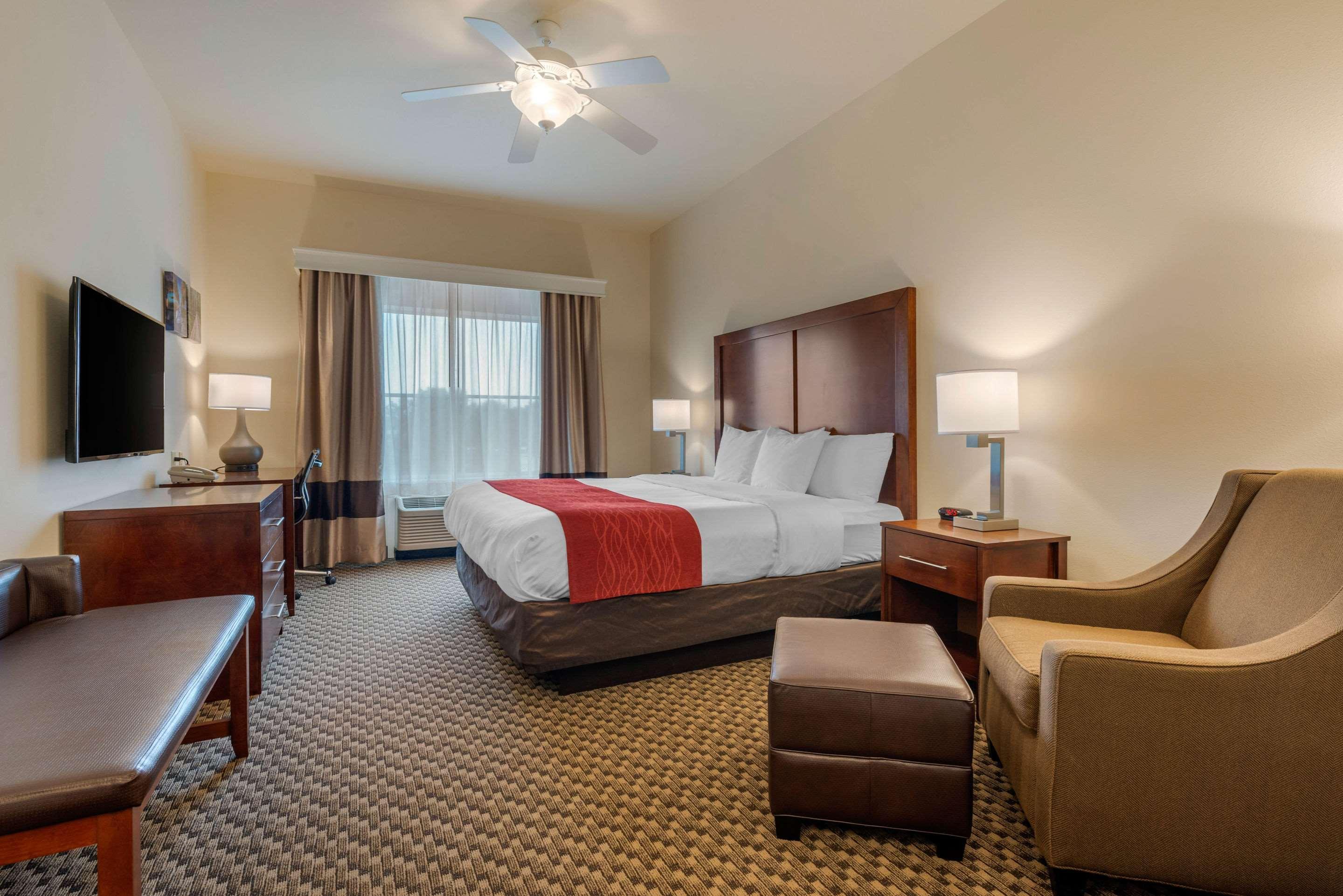 Hotel Comfort & Airport 3*