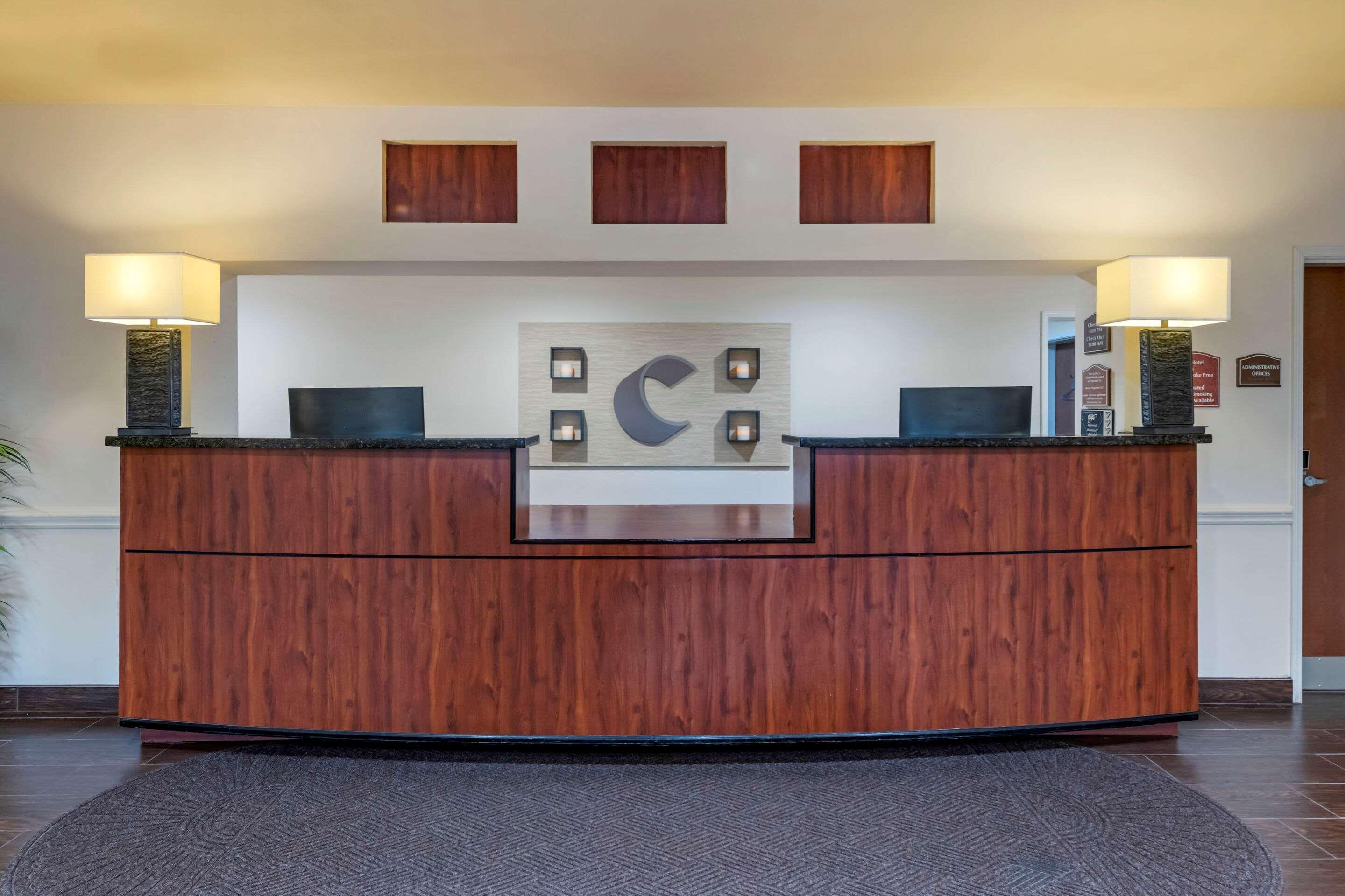 Hotel Comfort & Airport 3*