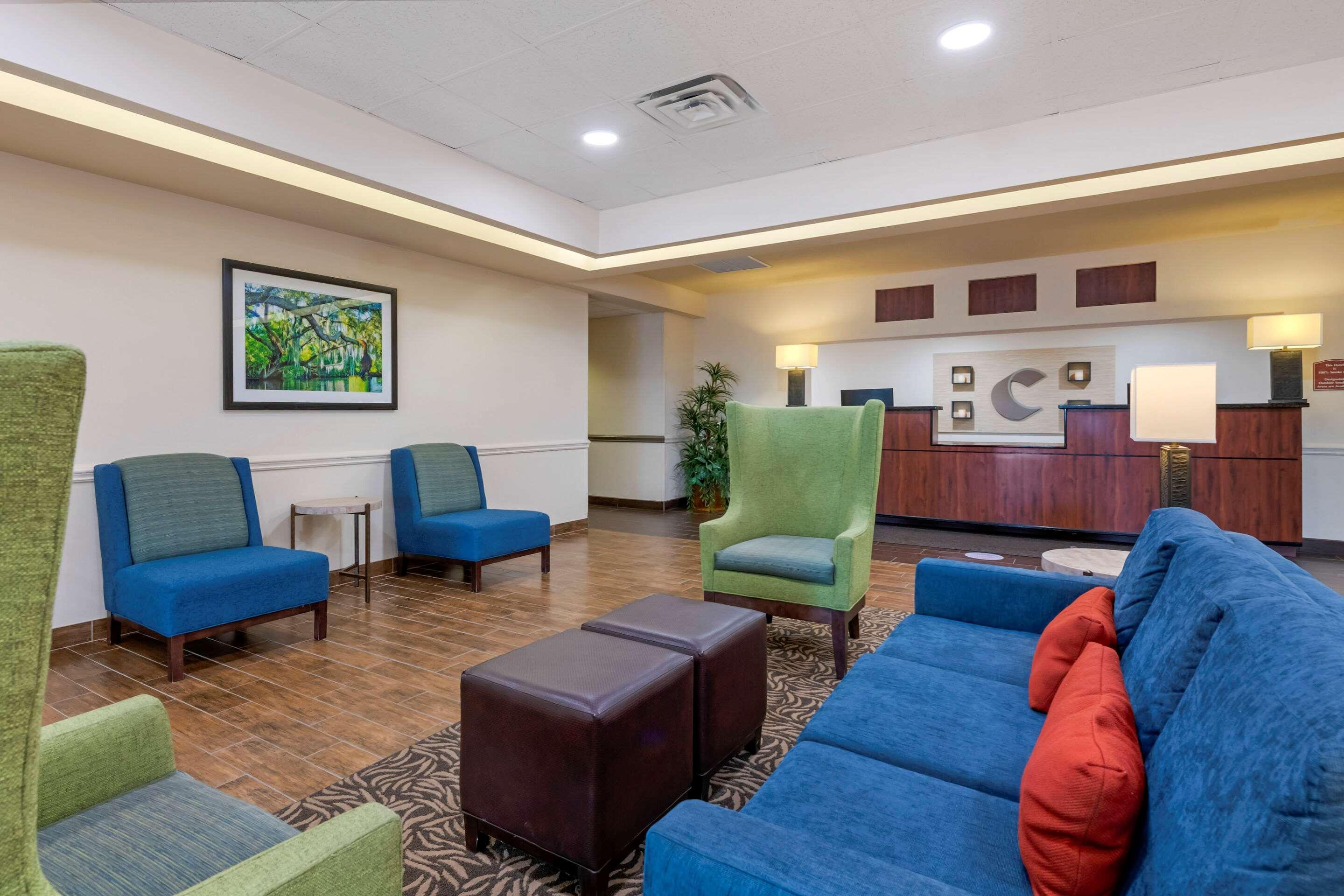 Comfort & Airport Hotel