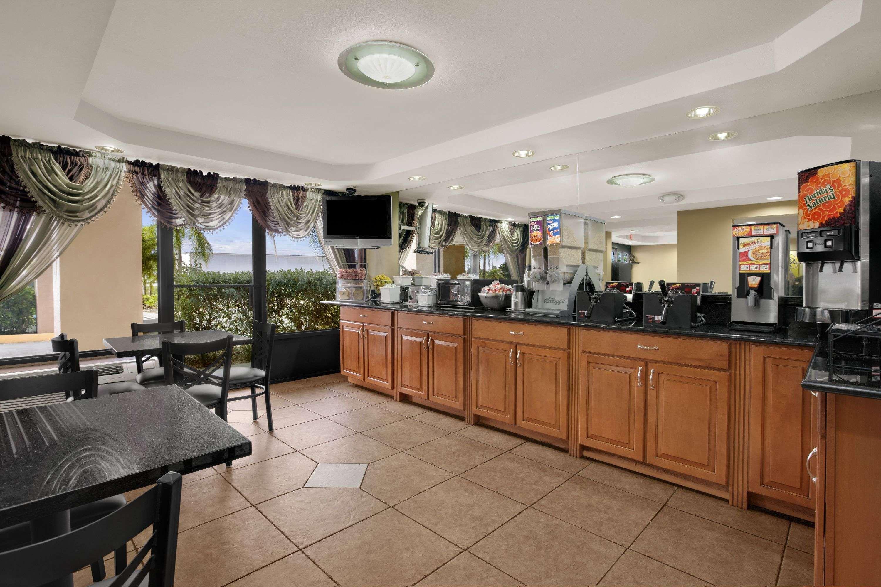 Super 8 By Wyndham Myers 2* Fort Myers
