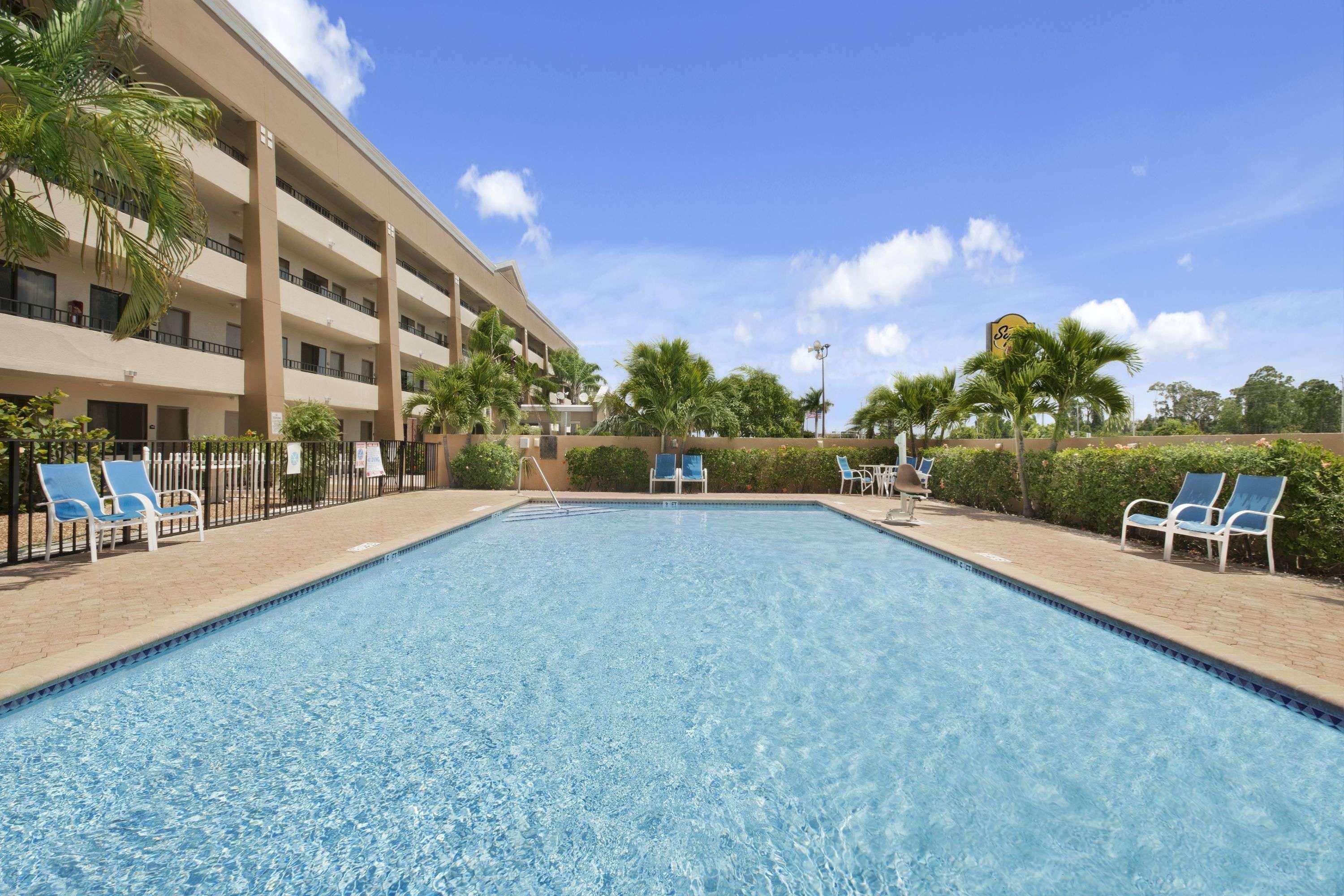 Super 8 By Wyndham Myers Fort Myers