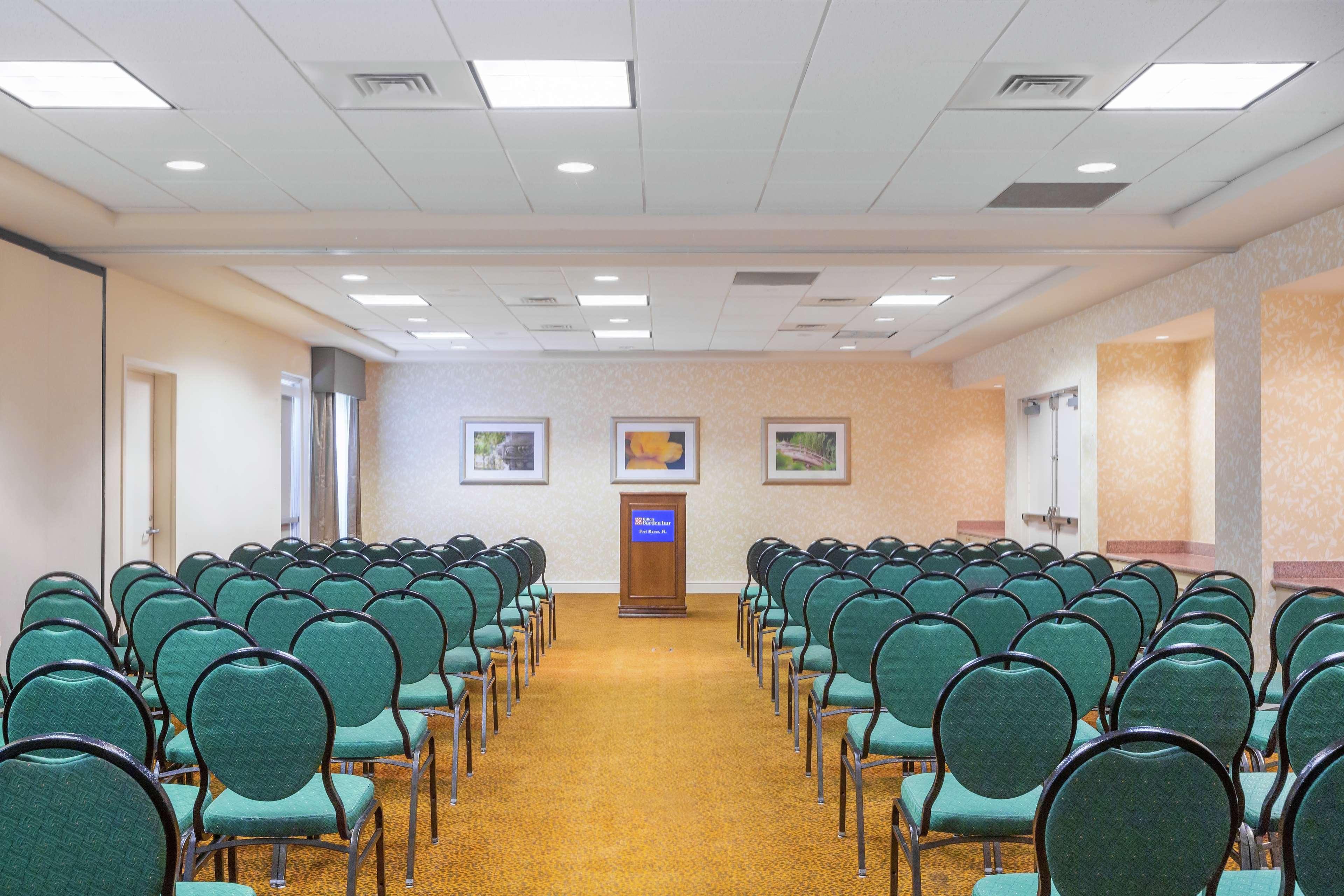 Hilton Garden Myers 3*