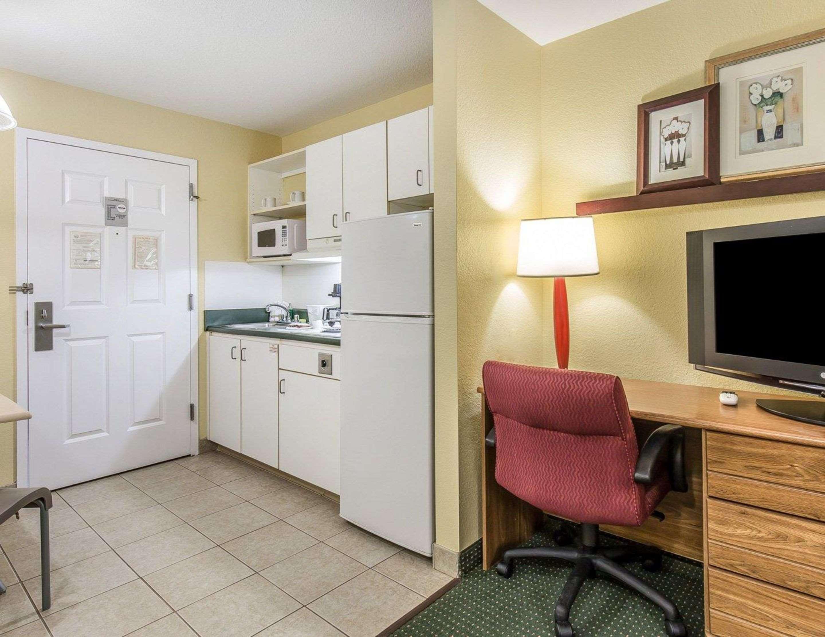 Suburban Myers Cape Coral 2*