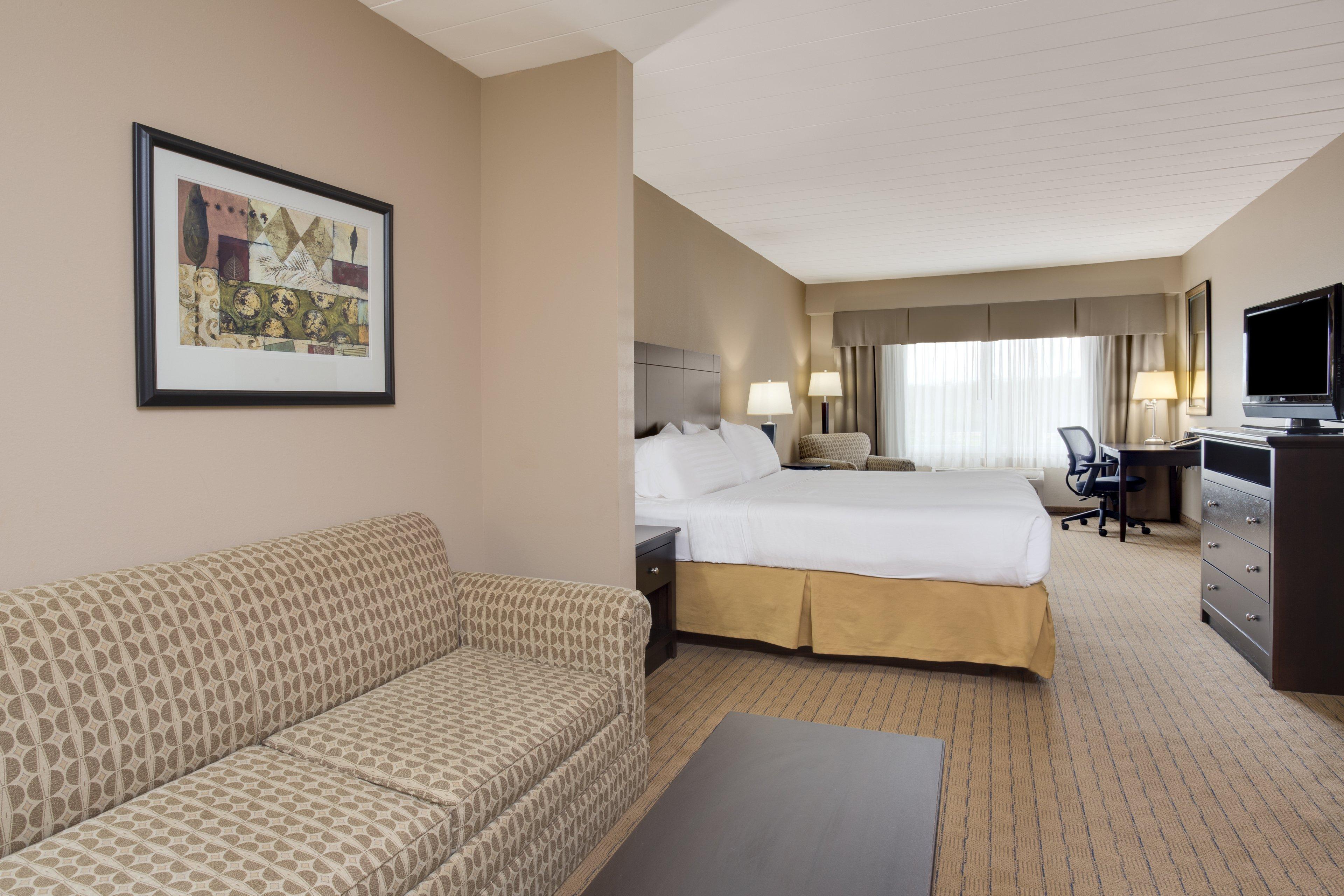Hotel Express & Myers East - The Forum By Ihg