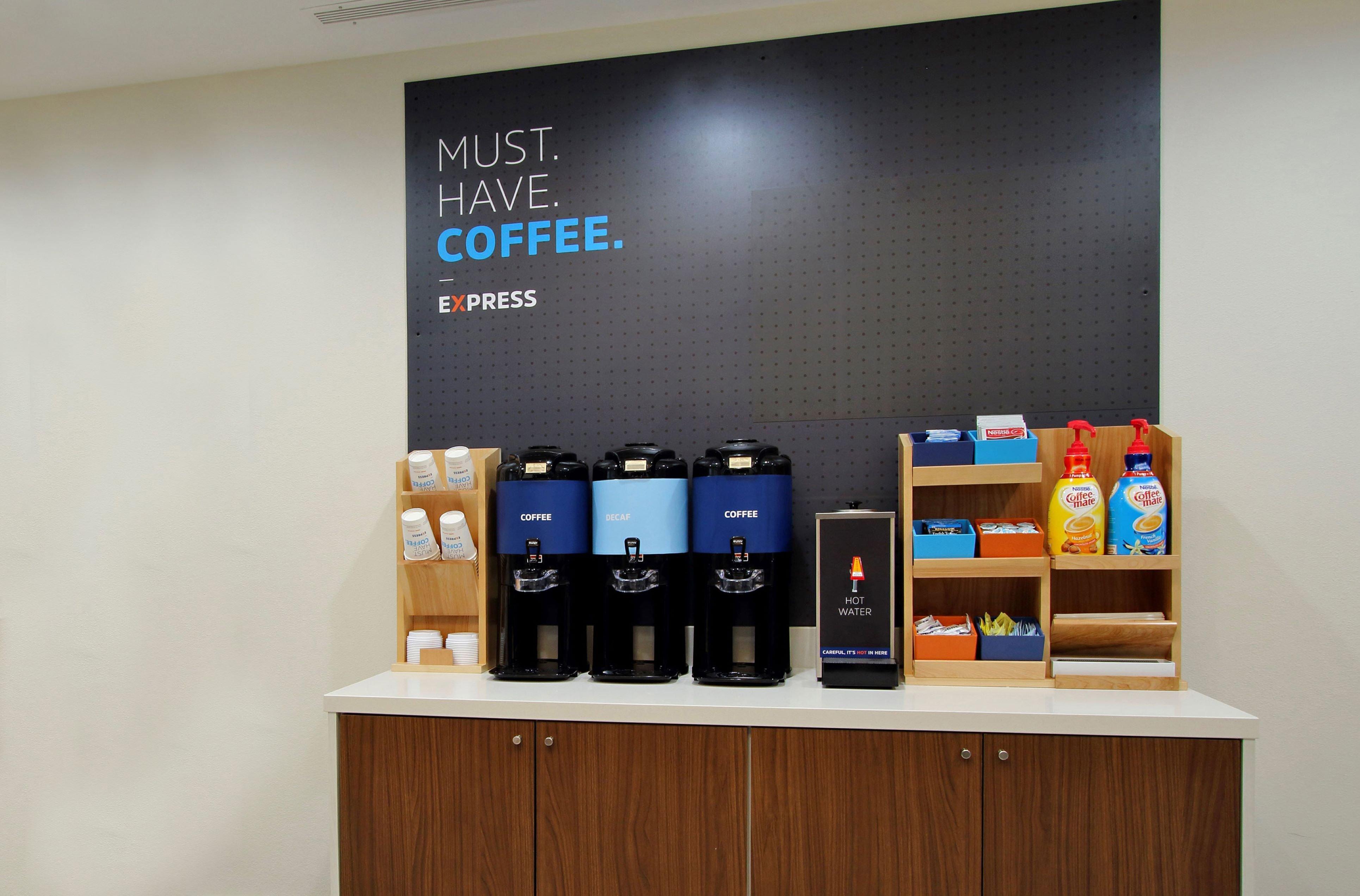 Hotel Express & Myers East - The Forum By Ihg