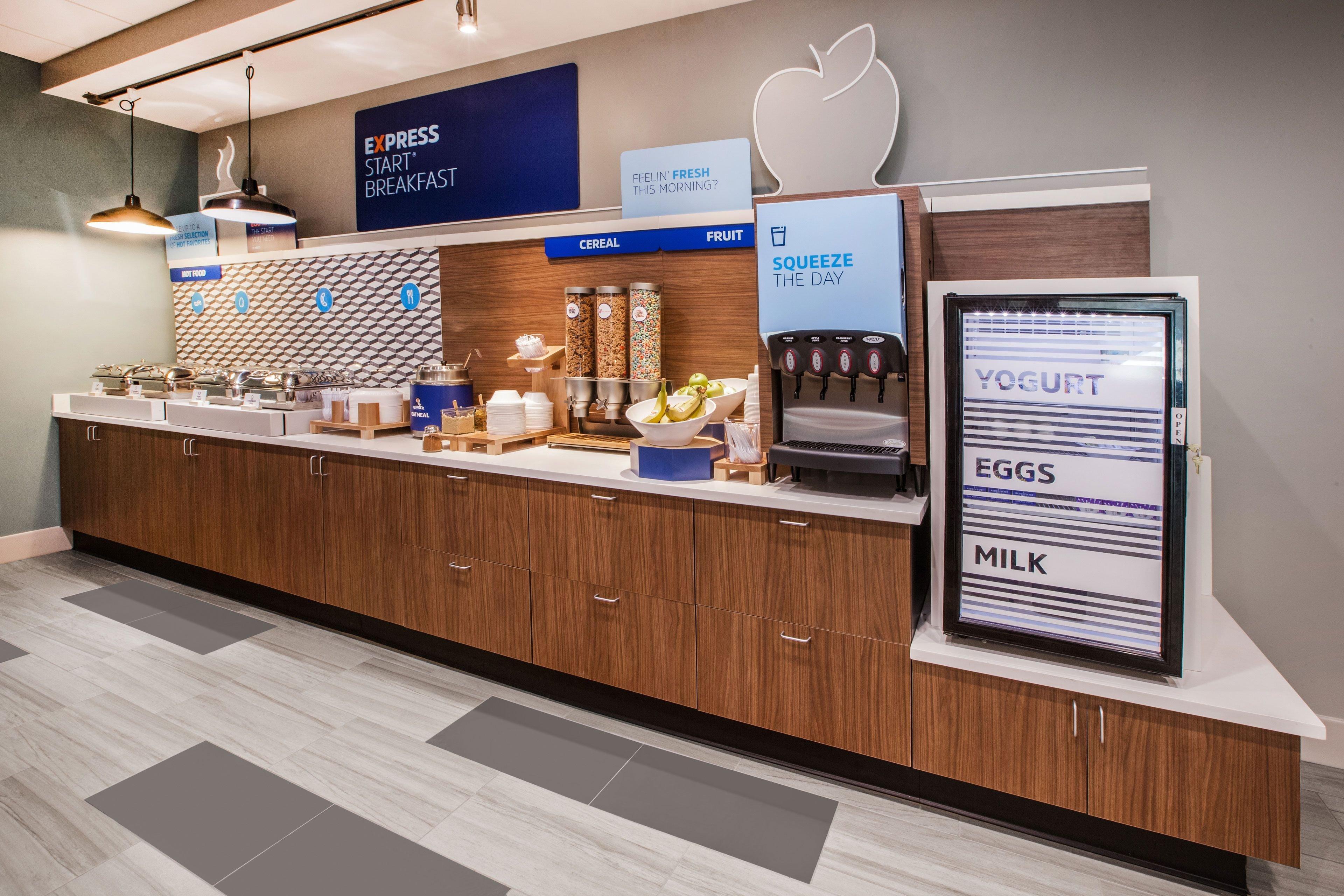 Hotel Express & Myers East - The Forum By Ihg 2*