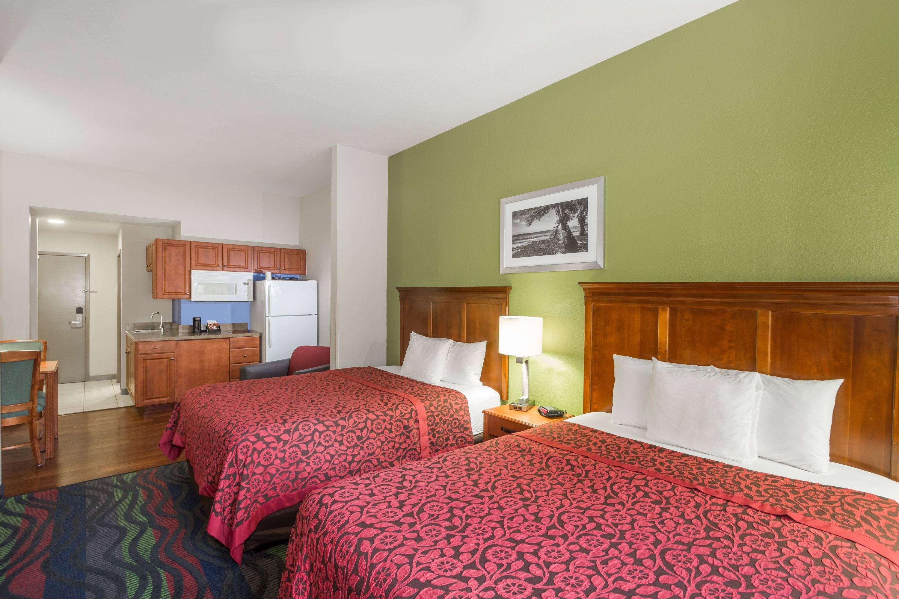 Days & By Wyndham Myers Near Jetblue Park 3* Fort Myers